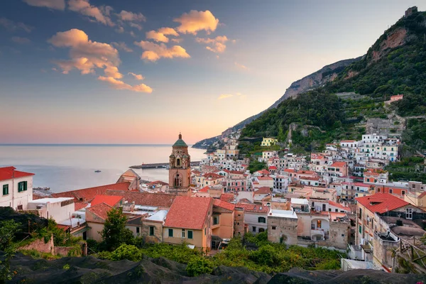 Amalfi Italien Cityscape Bild Den Berömda Kuststaden Amalfi Som Ligger — Stockfoto