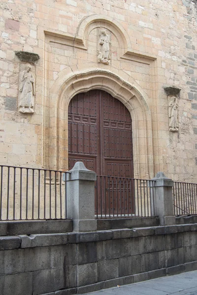 Дверь Церкви Сан Мигеля Изабель Коронована Королевой Кастилии Сеговии Испания — стоковое фото