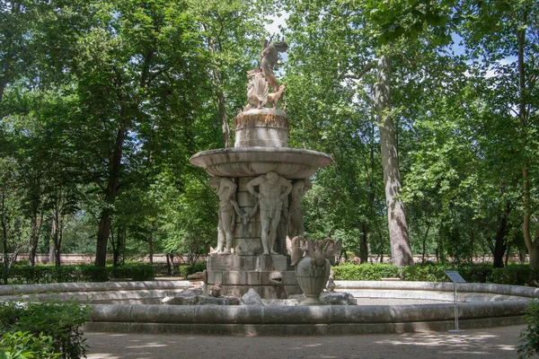 位于马德里省阿兰胡伊士的王子花园中的一个名为水仙的喷泉 西班牙 — 图库照片