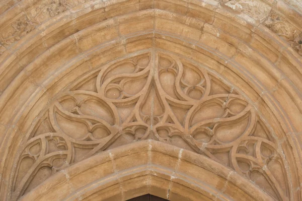 Kamenný Dekorativní Prvek Gotického Stylu Dveřích Kostela — Stock fotografie