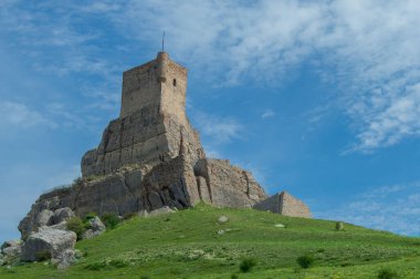 Guadalajara ilindeki Atienza Ortaçağ Şatosu. İspanya