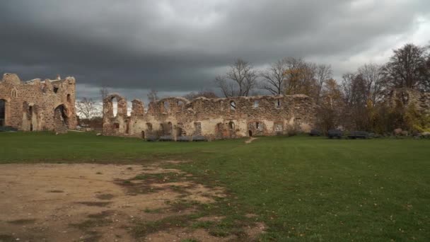 Burg Dobele Ruinen Einer Mittelalterlichen Steinburg Eines Der Berühmten Mittelalterlichen — Stockvideo