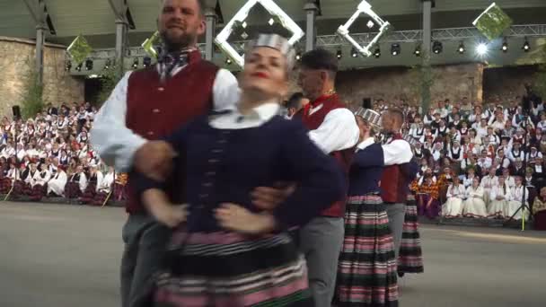 Dobele Lettland Maj 2023 Fantastisk Föreställning Livliga Leende Dansare Folkdansföreställning — Stockvideo