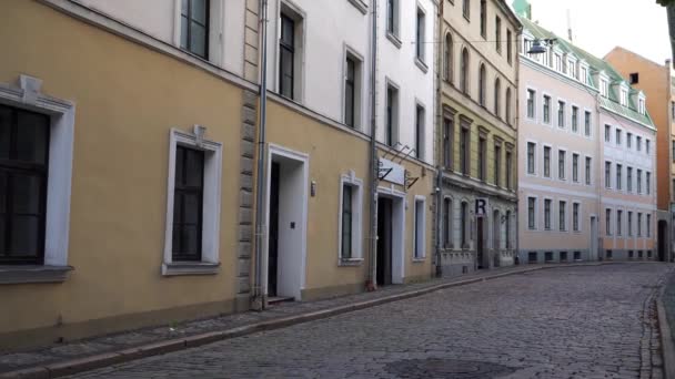 Riga Lettonie Août 2021 Vue Architecturale Une Rue Pavée Avec — Video
