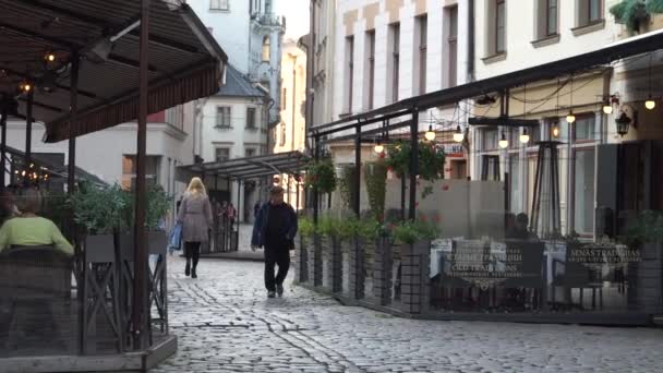 Riga Letonya Eylül 2021 Şehrin Mimarisinin Tarihi Kasabanın Büyüleyici Sokak — Stok video