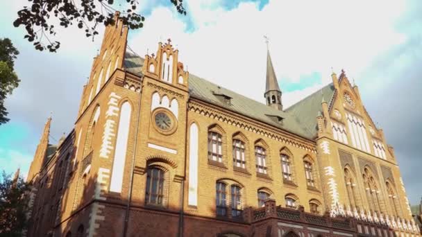 Staunen Sie Über Die Atemberaubende Neugotische Architektur Der Rigaer Kunstakademie — Stockvideo