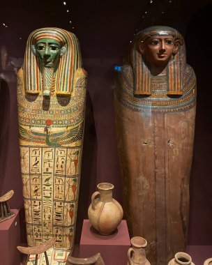 Stockholm, İsveç - 11 Haziran 2023: Medelhavsmuseet 'te Mısır Mumyaları ve lahiti.