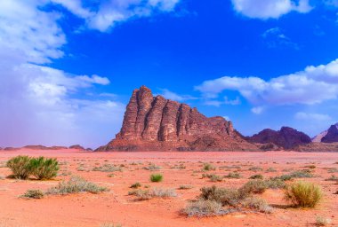 Wadi Rum, Ürdün: Ay Vadisi 'ndeki Bilgelik Sütunları, Arabistan Çölü. Orta Asya