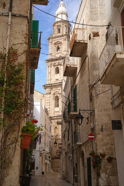 Talya Puglia Monopoli Nin Büyüleyici Dar Sokaklarından Biri — Stok fotoğraf