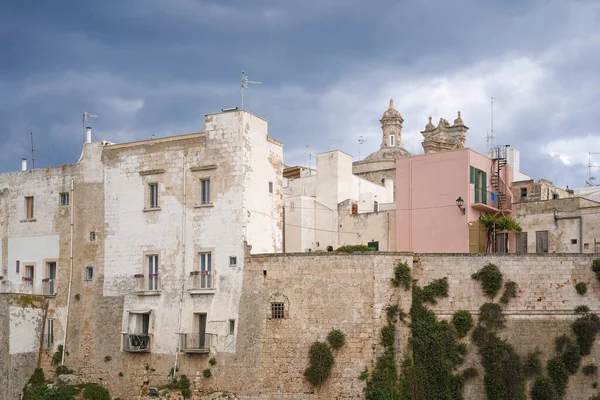 Polignano Talya Nın Apulia Kayalıklarında Asılı Güzel Bir Kasaba — Stok fotoğraf
