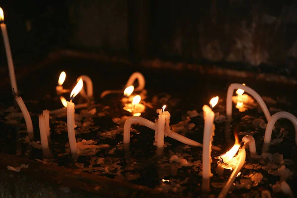Brûler Des Bougies Dans Monastère — Photo