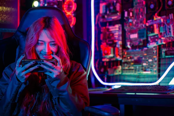 Young Woman Live Stream She Play Video Game Home Neon — Stock Photo, Image