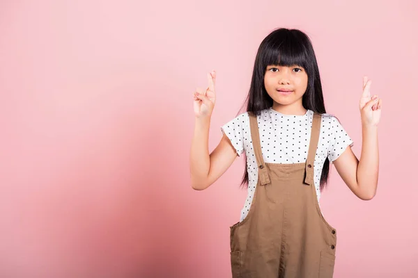 Asian Little Kid Years Old Smiling Crossing Fingers Studio Shot — 스톡 사진