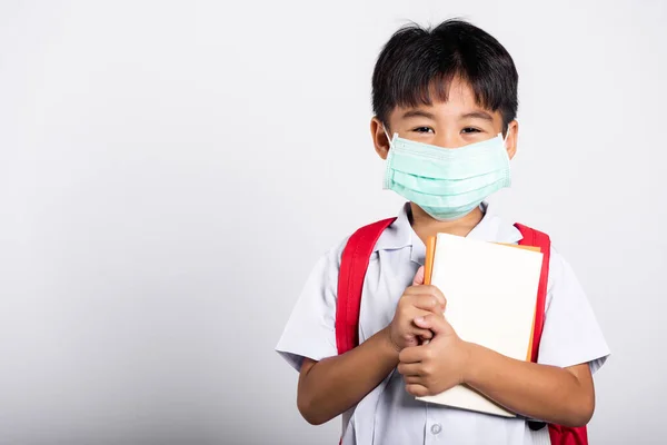 Хлопчик Азіатського Студента Одягнений Мундир Студентів Медична Маска Захисту Особи — стокове фото