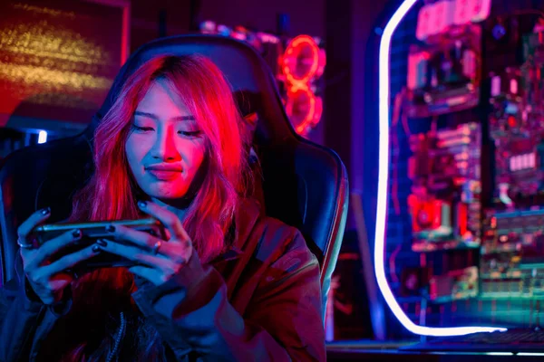 Young Woman Live Stream She Play Video Game Home Neon — Stock Photo, Image