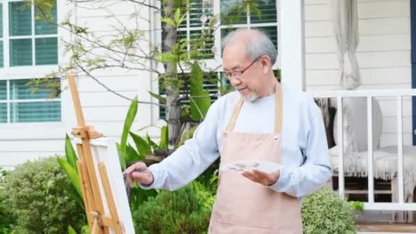Konstnär Asiatisk Senior Gammal Man Målning Bild Med Pensel Och — Stockvideo
