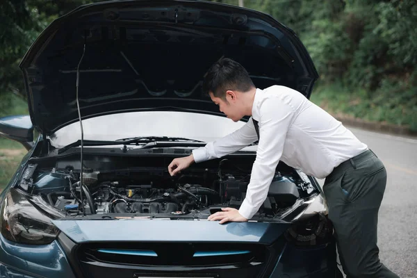 Asian Businessman Car Broken Breakdown Young Stressed Man Having Trouble — Stockfoto