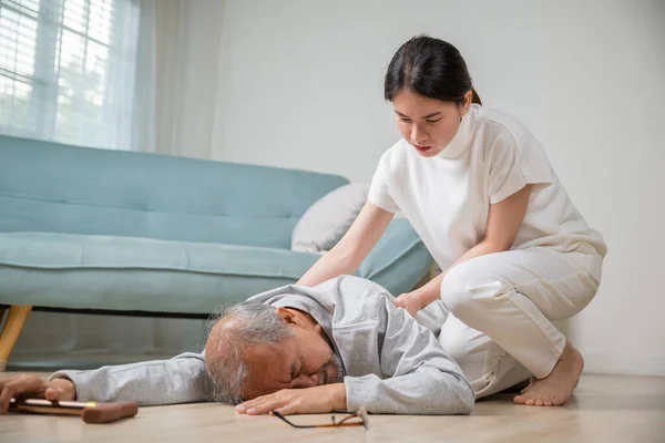 Asia Young Woman Halping Her Father Falling Floor Elderly Old — Stock Photo, Image
