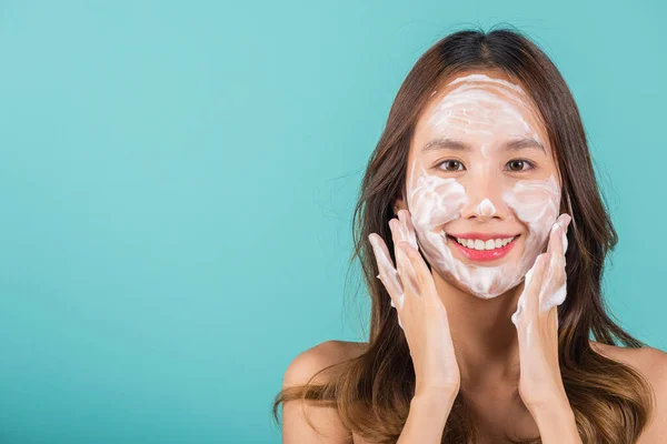 Asian Woman Face Wash Exfoliation Scrub Soap Skincare Cleansing Portrait — Stockfoto