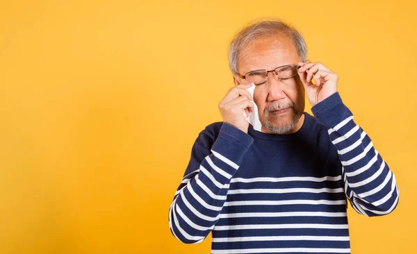 Portrait Asian Senior Old Man Sad Wiping Away His Tears — Stock fotografie