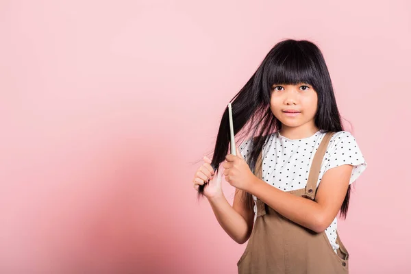 Asian Little Kid Years Old Hold Comb Brushing Her Unruly — Stock Photo, Image