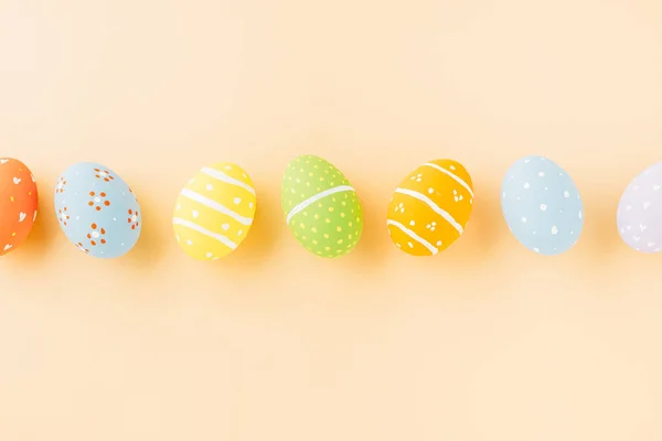 Boven Paaseieren Geïsoleerd Pastelachtergrond Met Kopieerruimte Grappige Decoratie Happy Easter — Stockfoto