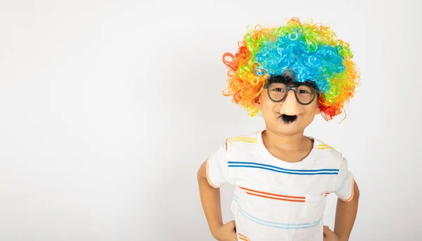 Dwaze April Dag Portret Van Grappige Jongen Clown Draagt Een — Stockfoto