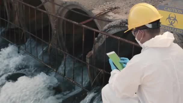 Ecologist Sampling Water Toxic Chemicals River Touching Screen Digital Tablet — Stockvideo