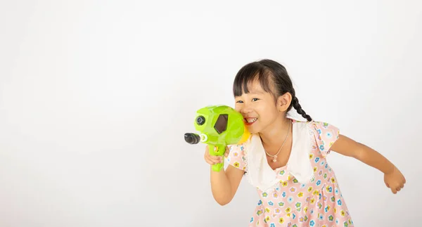 Happy Songkran Day Aziatisch Klein Meisje Met Plastic Waterpistool Thais — Stockfoto