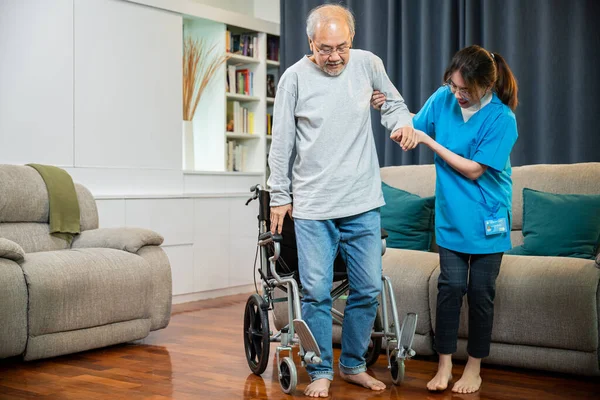 Doctor Support Old Man Getting Exercise Help Handicapped Elderly Stand — Stockfoto