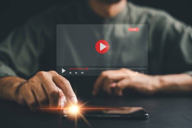 Akıllı telefon ve sanal ekranla en büyük eğlenceyi yaşayın. Canlı spor, film ve müziğe dalmak, çevrimiçi içeriği zahmetsizce keşfetmek, dijital medya kavramını getirmek