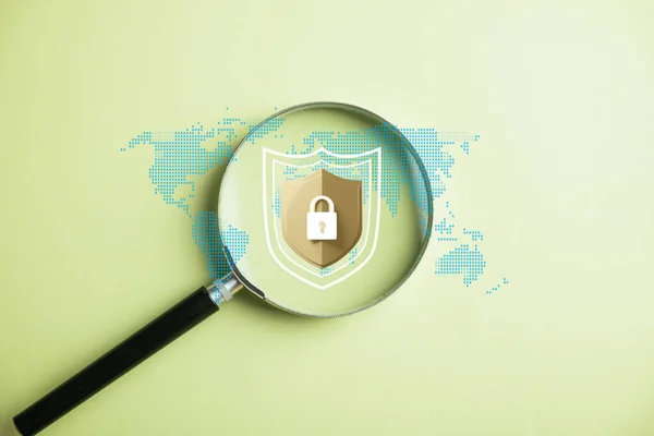 Analyse Des Datenschutzes Mit Cybersicherheits Und Datenschutzkonzepten Lupe Erkennt Sicherheitslücken — Stockfoto