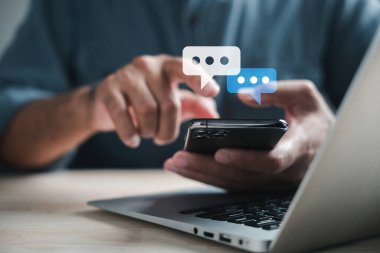Dizüstü bilgisayar ve akıllı telefonla dijital alanda uzmanlaşan işadamı, sosyal medya, SNS, çevrimiçi pazarlama alanlarını ele geçirir ve modern iş dünyasının zirvesini gözler önüne serer..