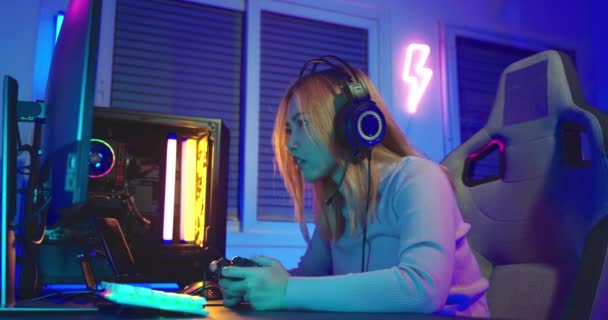 Game You Lose Angry Asian Gamer Wearing Gaming Headphones Playing — Wideo stockowe