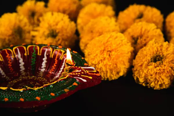 Elegante Decoração Diwali Lindamente Trabalhada Lâmpada Diwali Rangoli Flor Colorida — Fotografia de Stock