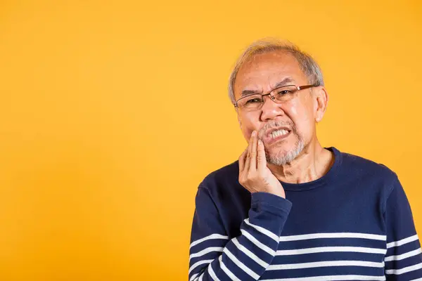Dolore Dentale Asiatico Infelice Uomo Anziano Problemi Con Gomma Dolore — Foto Stock