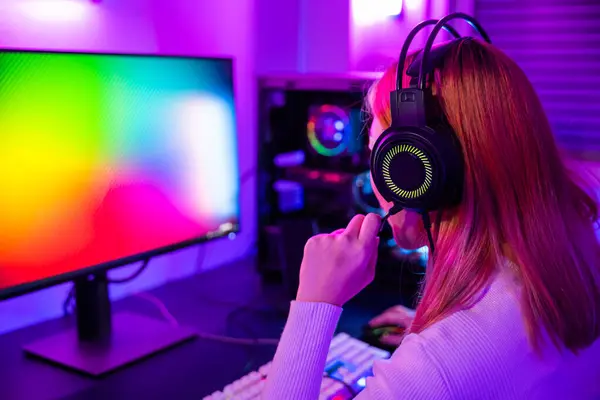 Asian Woman Gamer Wearing Gaming Headphones Holding Joystick Console Play — Foto Stock