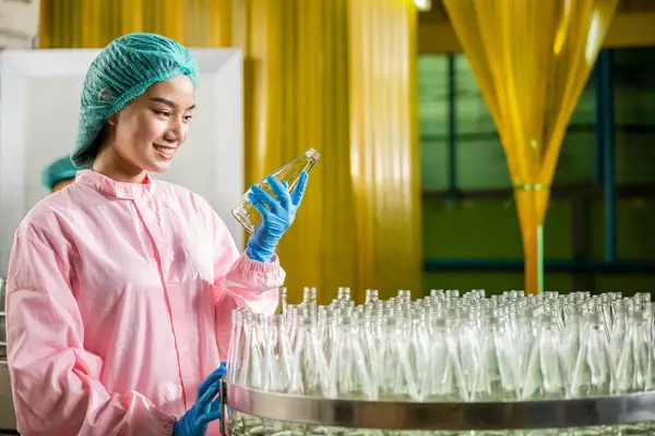 Beverage Factory Industry Woman Chemical Science Uniformed Worker Inspects Glass — Stock Photo, Image