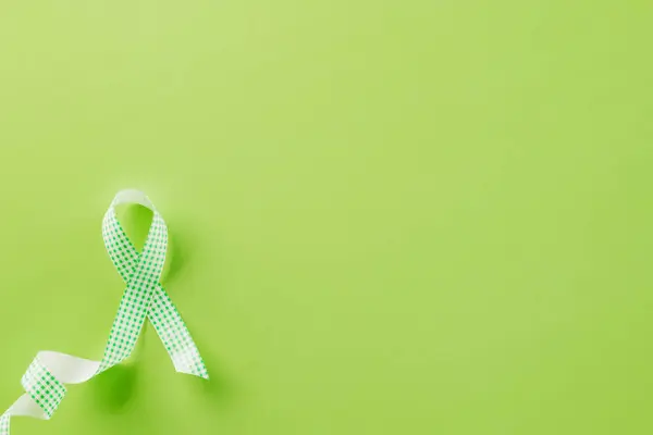 Green Awareness Ribbon Symbol Gallbladder Bile Duct Cancer Month Isolated — 图库照片