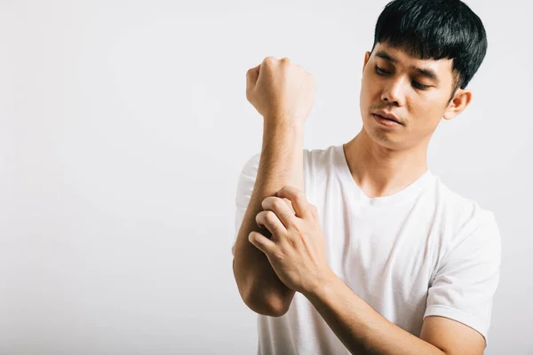 Portrait Unhappy Asian Man Scratching His Arm Reflecting Symptoms Dermatitis — Stock Photo, Image