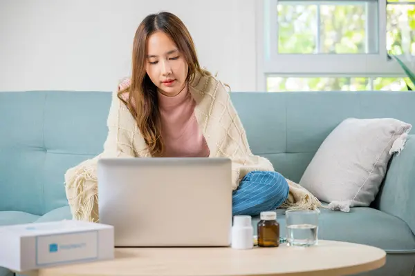 Asian Sick Woman Covered Blanket Suffering Virus Still Working Home — Stock Photo, Image
