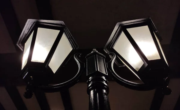 Старі Вуличні Ліхтарі Темному Фоні Старовинні Лампи Елементи Архітектури — стокове фото