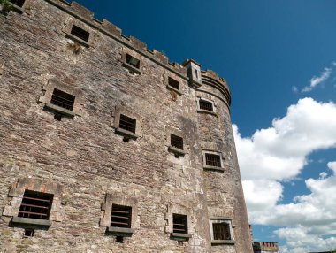 Eski Kelt kale duvarları, İrlanda 'daki Cork City hapishanesi. Kale, kale arkaplanı