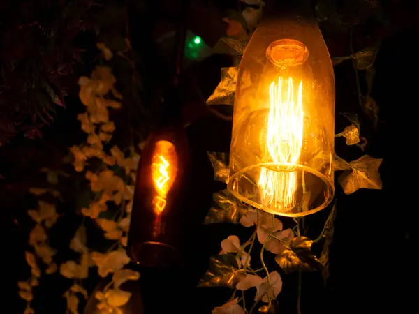 Lampen Schließen Sichthintergrund Glühbirne Über Schwarzem Hintergrund — Stockfoto
