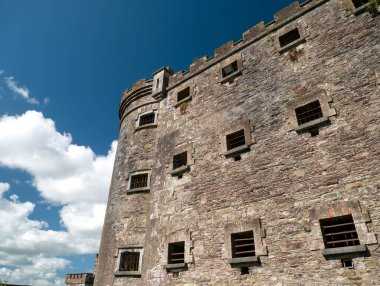 Eski Kelt kale duvarları, İrlanda 'daki Cork City hapishanesi. Kale, kale arkaplanı