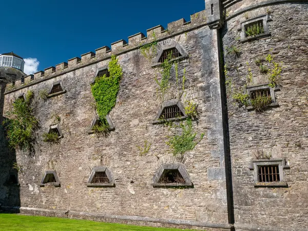 Eski Kelt kale duvarları, İrlanda 'daki Cork City hapishanesi. Kale, kale arkaplanı