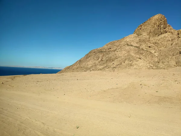 Pustynia Synaj Górami Morzem Czerwonym Opuszczony Krajobraz — Zdjęcie stockowe