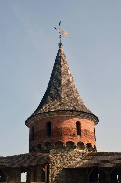 Parede Torre Uma Fortaleza Medieval Europeia — Fotografia de Stock