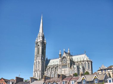 İrlanda 'daki eski katolik katedral binası. Hıristiyan kilisesi, antik gotik mimari