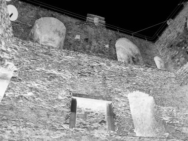 İrlanda 'daki Blarney kalesinin duvarları ve pencereleri, eski Kelt kalesi ve kalesi